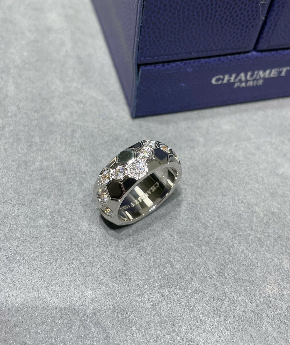 ¡®Veyra Jewelry¡¯BEE LOVE DIAMOND LARGE RING