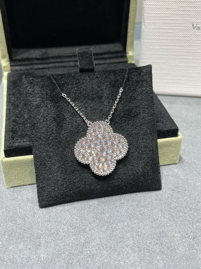 ¡®Veyra Jewelry¡¯CLOVER 25MM LARGE PENDANT DIAMOND PAVED SILVER NECKLACE