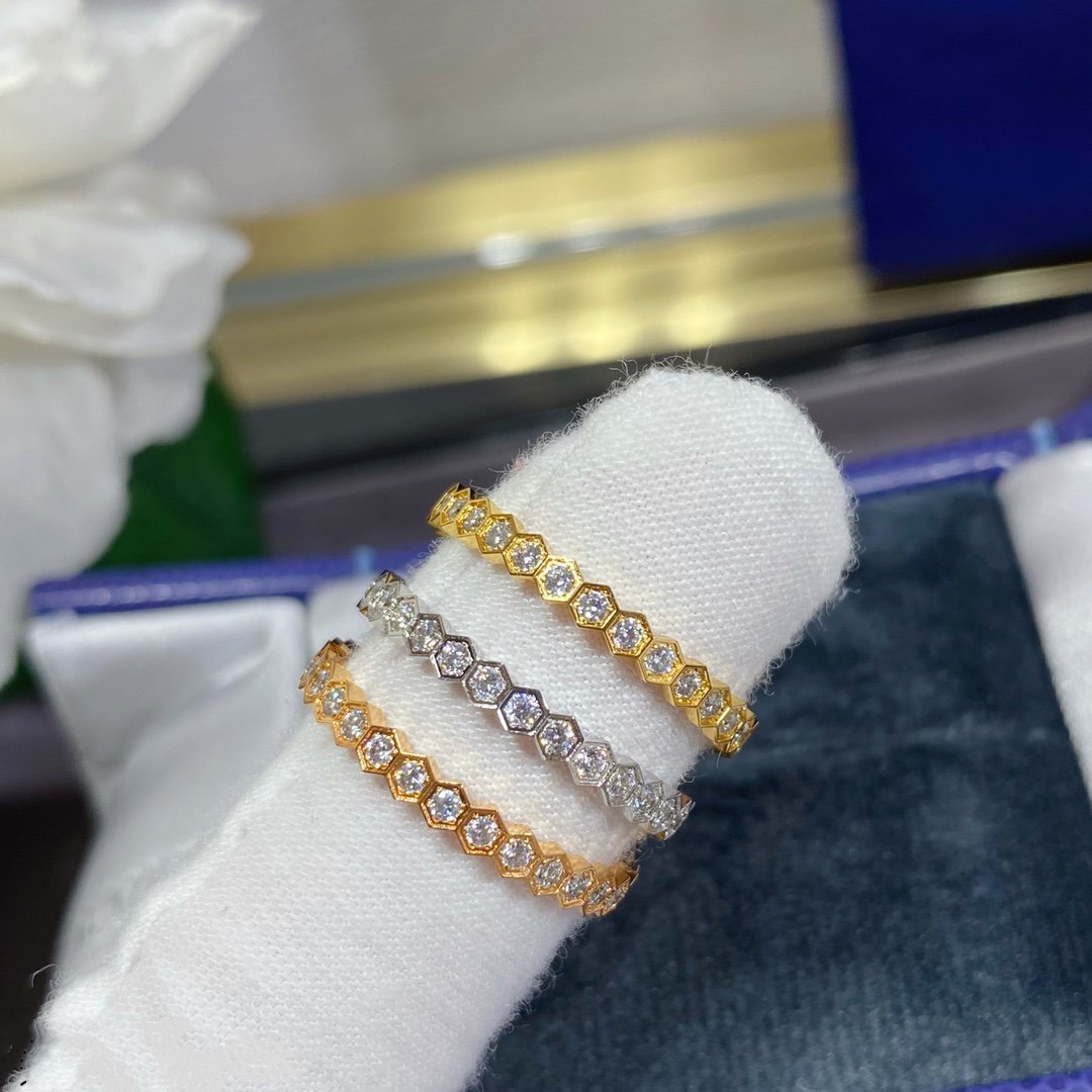 ¡®Veyra Jewelry¡¯BEE LOVE DIAMOND PAVED SMALL RING