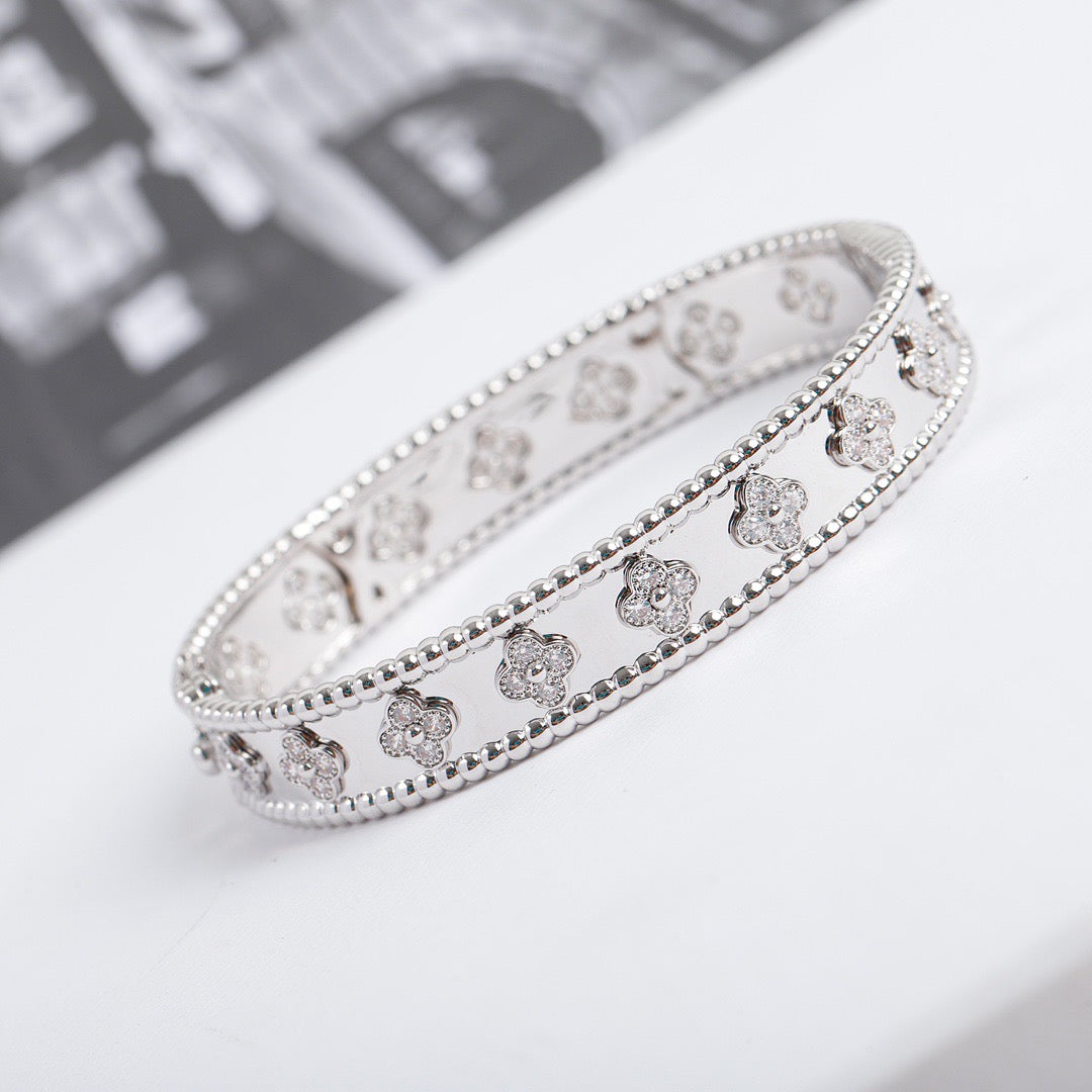 ¡®Veyra Jewelry¡¯CLOVER BRACELET 8MM DIAMONDS
