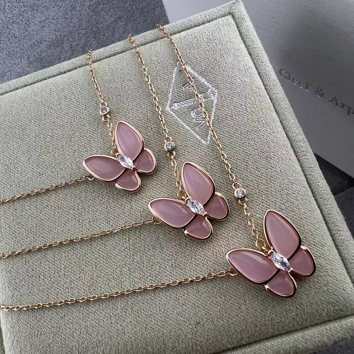 [Veyra Jewelry] Pink Butterfly Necklace