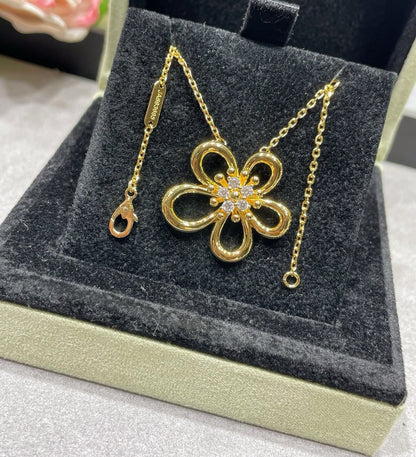 [Veyra Jewelry] Flower Jewelry Set with Diamond Center