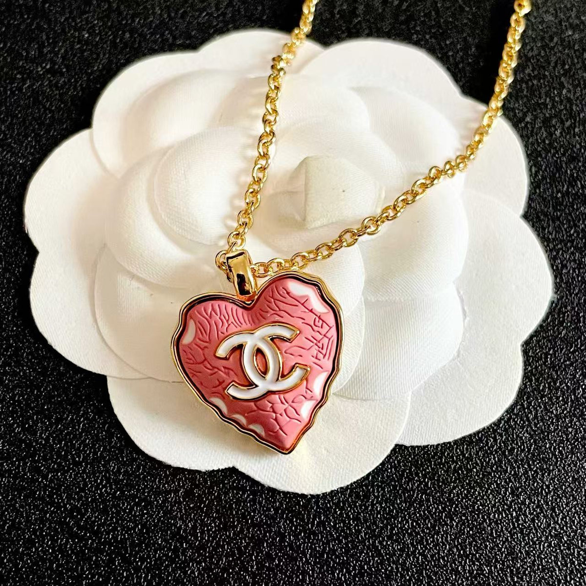 [Veyra Jewelry] Heart-shaped Necklace & Earring Set