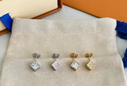[Veyra Jewelry]Diamond Stud Earrings