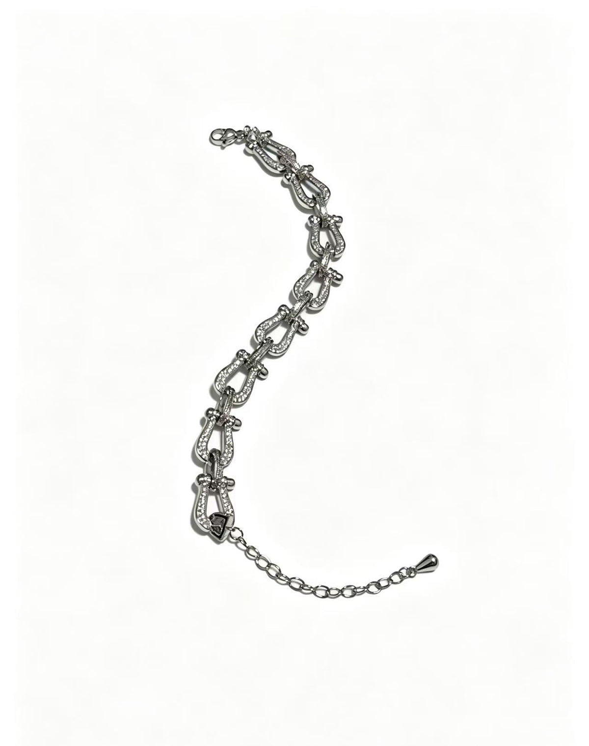 ¡®Veyra JewelryDiamond-studded Horseshoe Bracelet