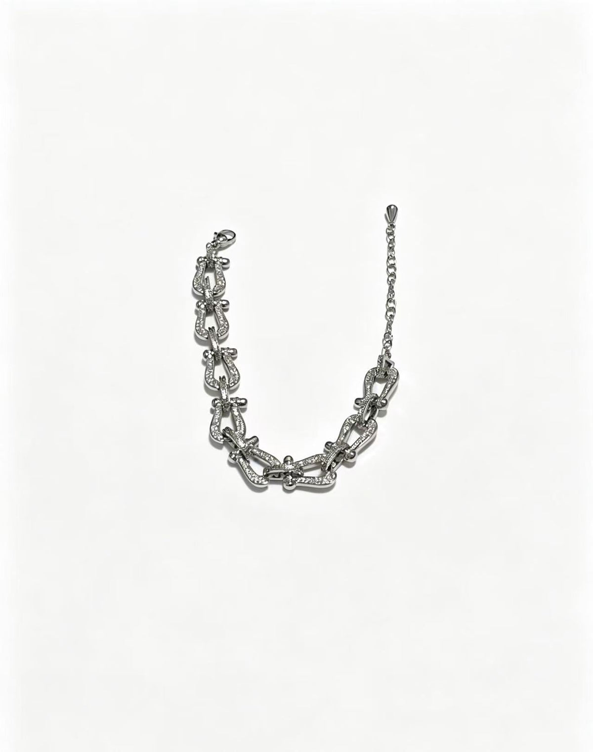 ¡®Veyra JewelryDiamond-studded Horseshoe Bracelet