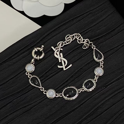 ¡®Veyra JewelryCabochon Stone Bracelet