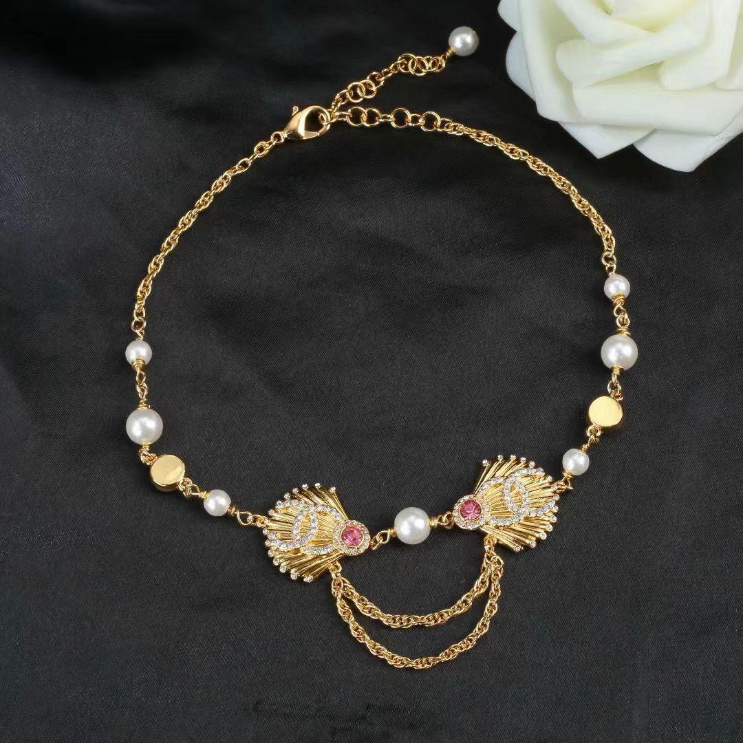 [Veyra Jewelry]Vintage Fan Motif Double CC Crystal & Pearl Necklace