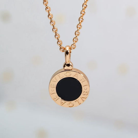 [Veyra Jewelry] T  Round Double-Sided Mother-of-Pearl Necklace