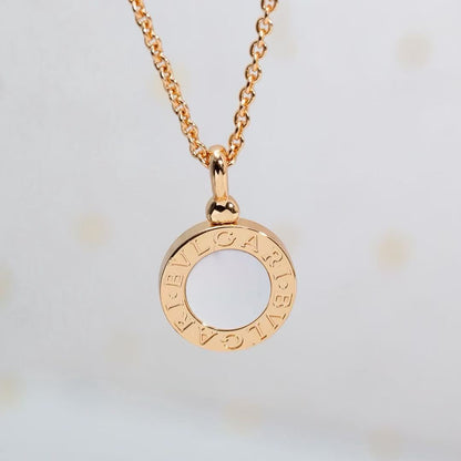 [Veyra Jewelry] T  Round Double-Sided Mother-of-Pearl Necklace