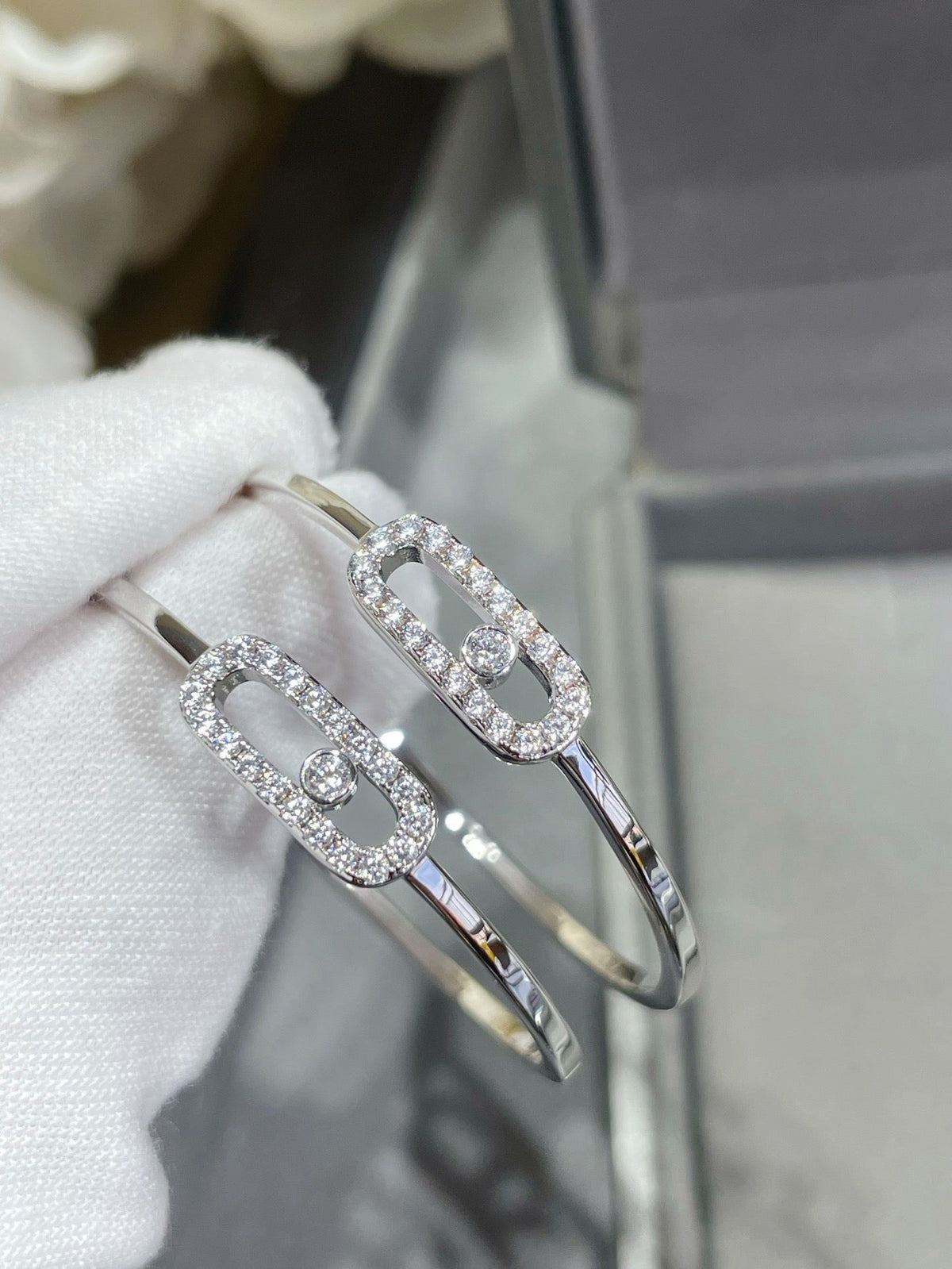 [Veyra Jewelry]Move Sliding‑Diamond Hoop Earrings