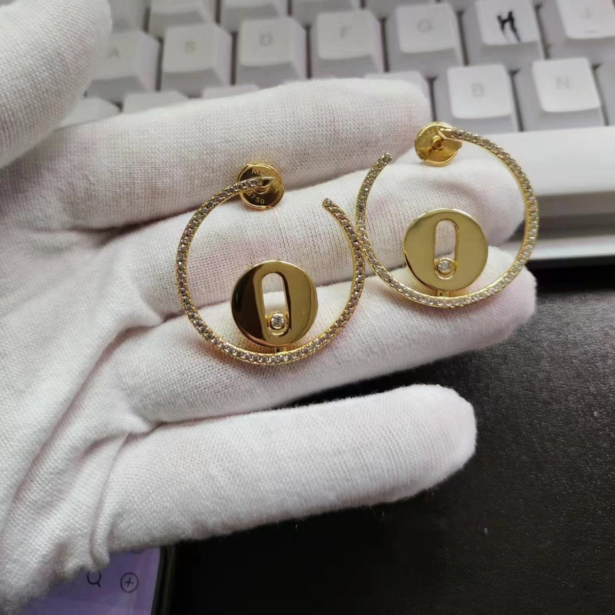 [Veyra Jewelry] Move Hoop Earrings, Yellow Gold Pave Diamonds with Moving Diamond