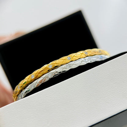 ¡®Veyra Jewelry¡¯CoCo Crush Thin Mini Diamond‑Set Quilted Bangle