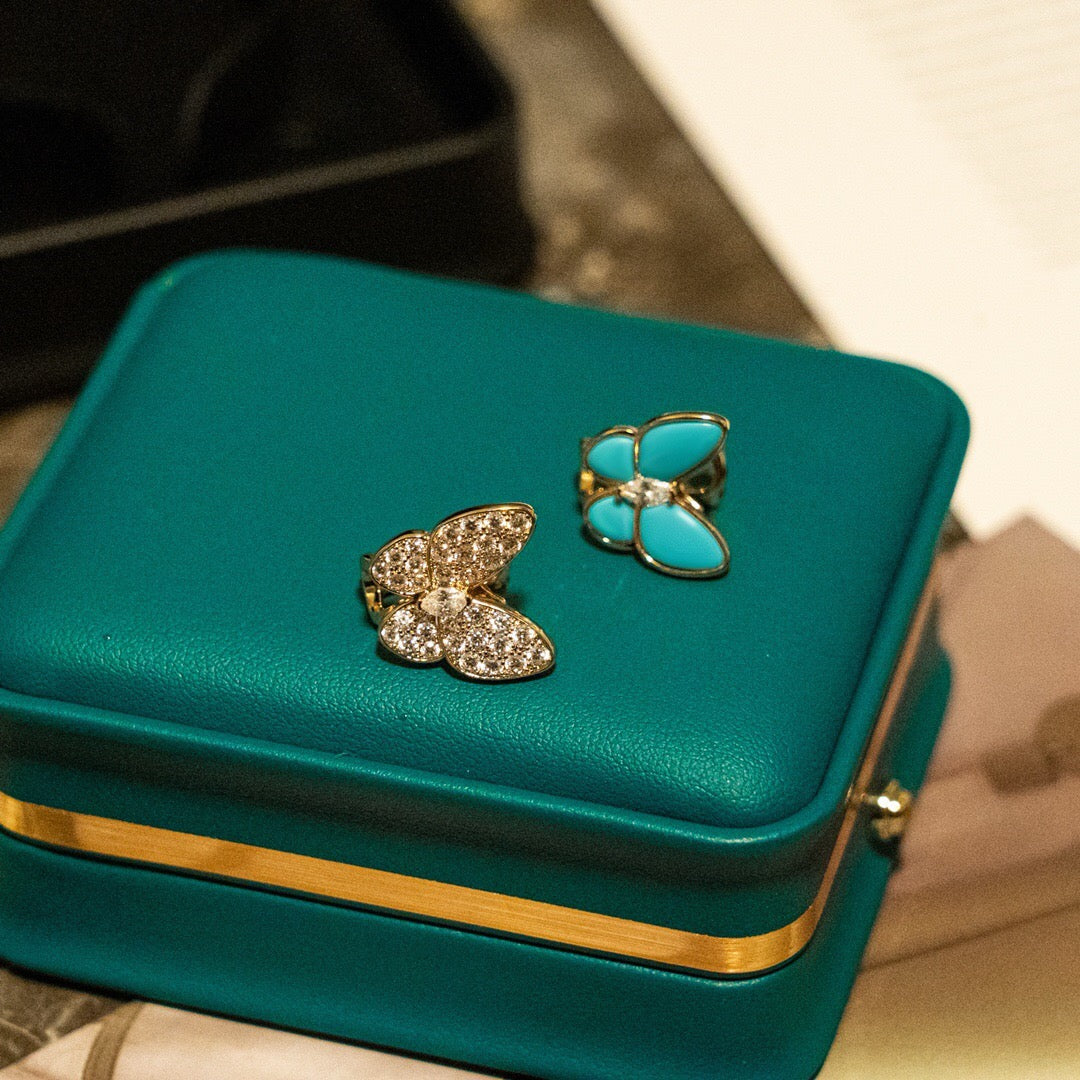 ¡®Veyra Jewelry¡¯Asymmetrical Butterfly Earclips
