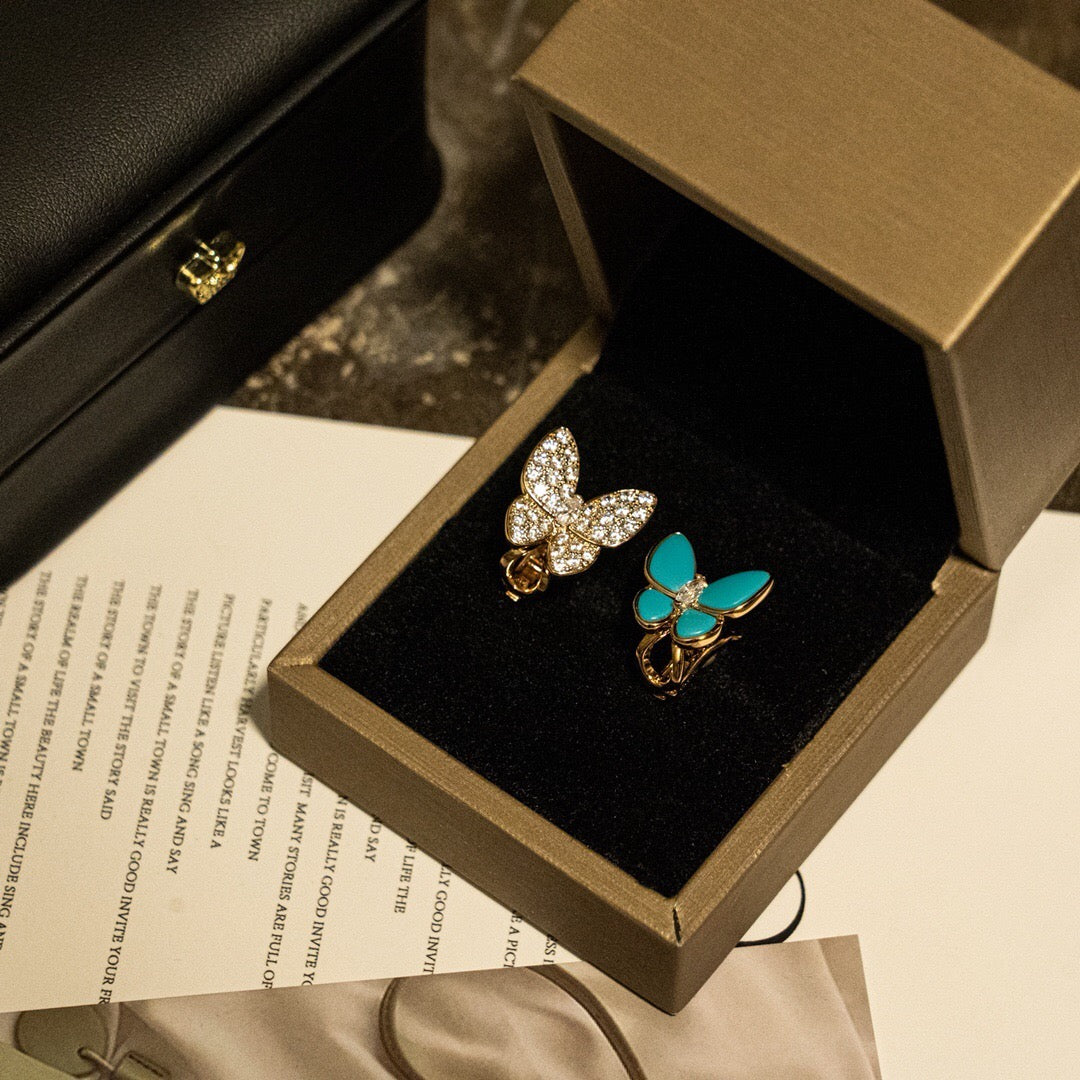 ¡®Veyra Jewelry¡¯Asymmetrical Butterfly Earclips