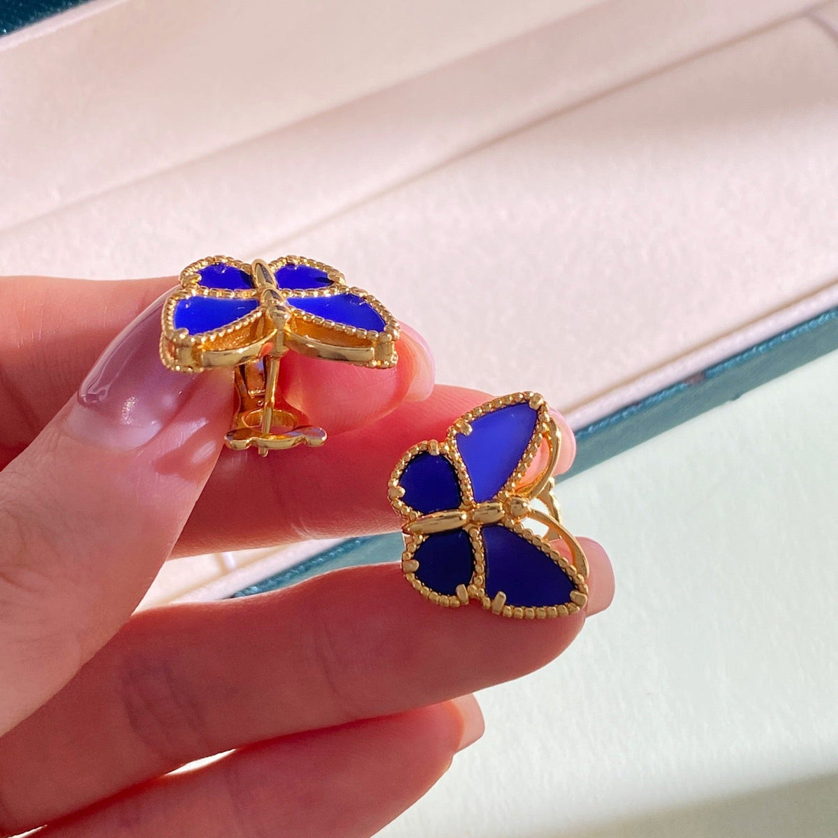 ¡®Veyra Jewelry¡¯ Sweet Alhambra Butterfly Earstuds, Blue Chalcedony