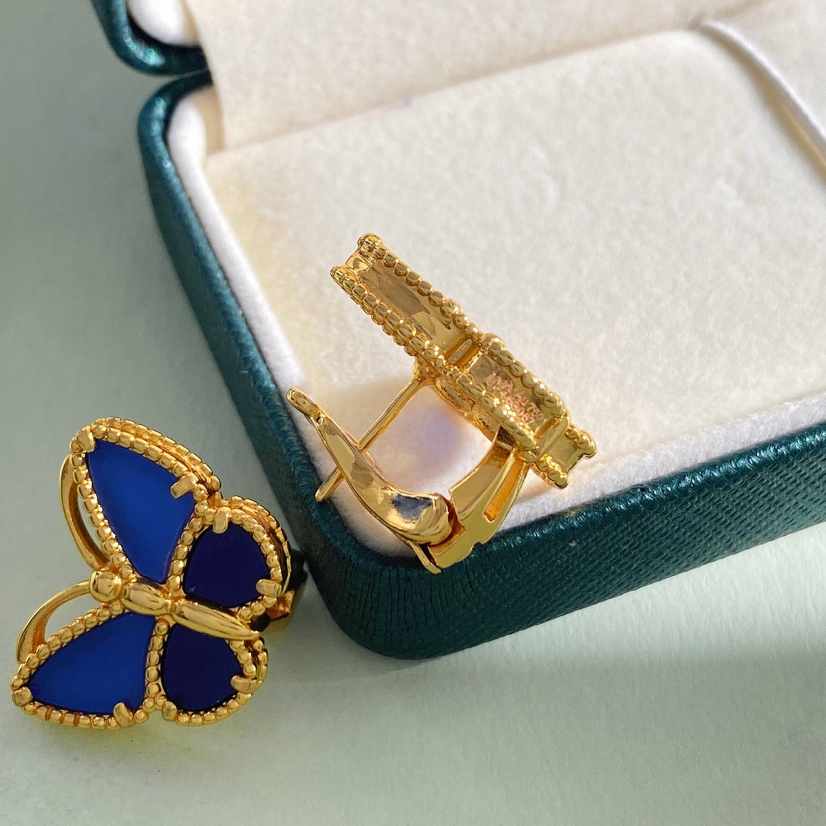 ¡®Veyra Jewelry¡¯ Sweet Alhambra Butterfly Earstuds, Blue Chalcedony