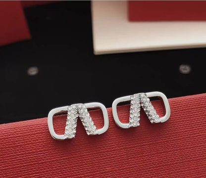 [Veyra Jewelry]V-shaped stud earrings