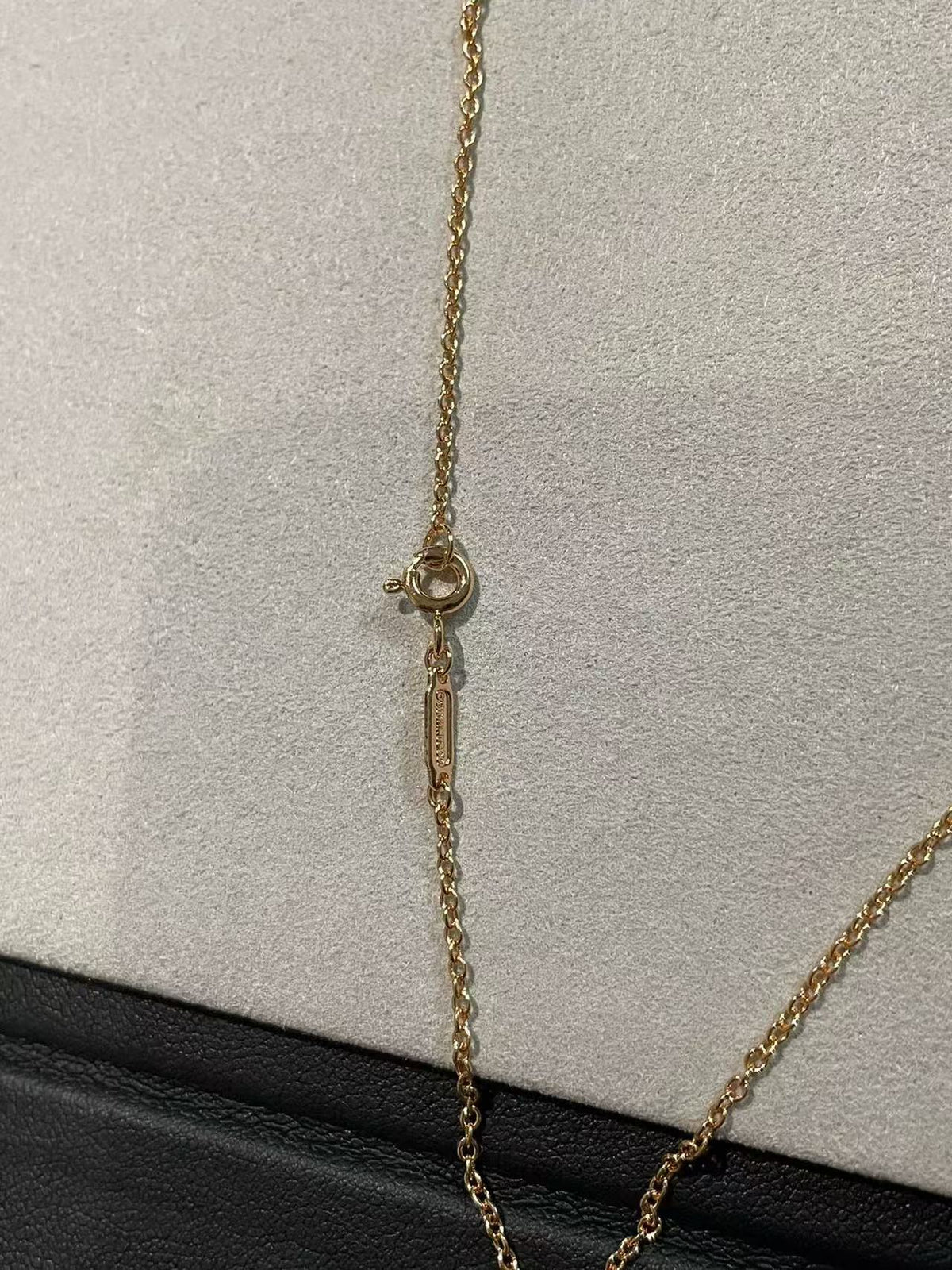 [Veyra Jewelry]T House Diamond-Studded Knot Necklace