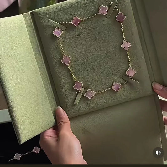 [Veyra Jewelry] Pink Necklace with Ten Clover Designs