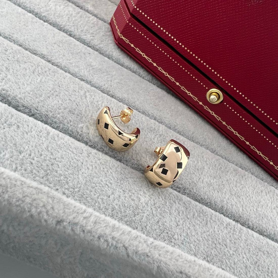 ¡®Veyra Jewelry¡¯ Dice Stud Earrings