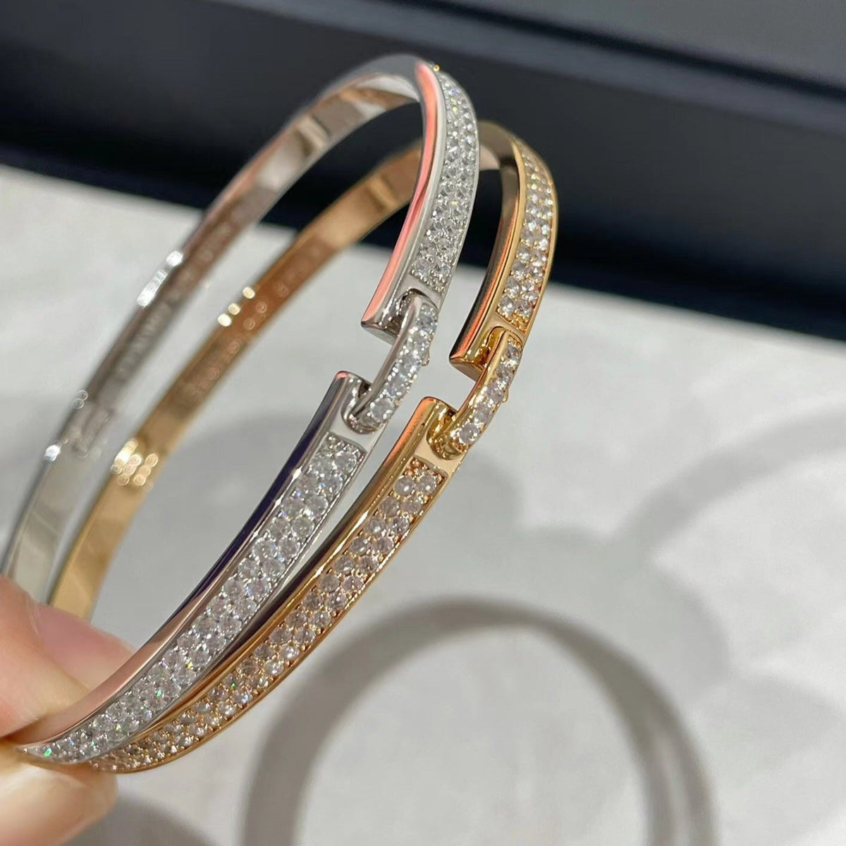 ¡®Veyra Jewelry¡¯LIENS VIDENCE DIAMOND PAVED BRACELET