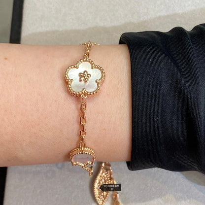 ¡®Veyra Jewelry¡¯LUCKY SPRING 5 MOTIF BRACELET