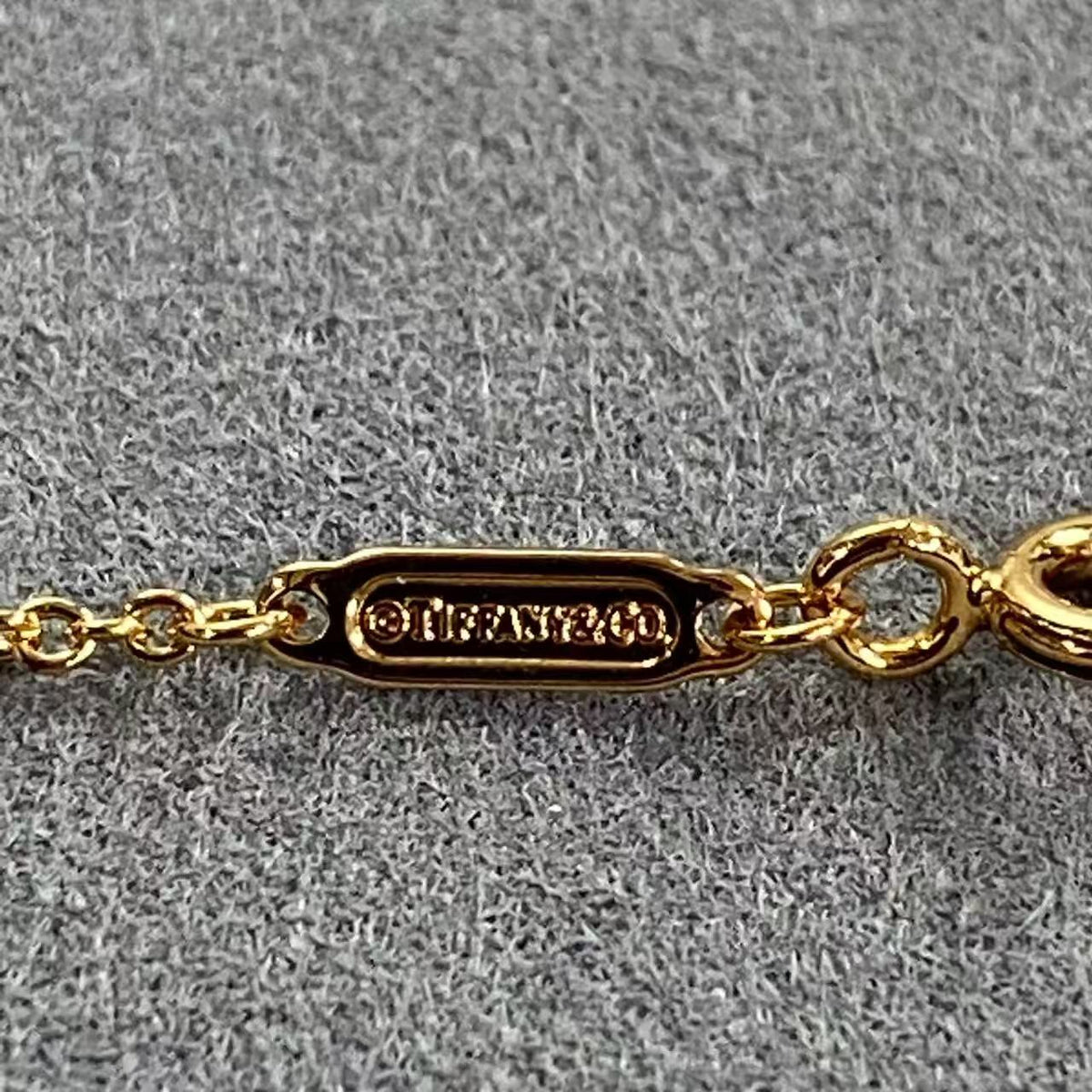 [Veyra Jewelry]T House Diamond-Studded Knot Necklace