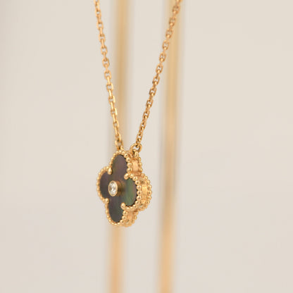 ¡®Veyra Jewelry¡¯CLOVER 15MM DIAMOND AND MOTHER-OF-GREY NECKLACE