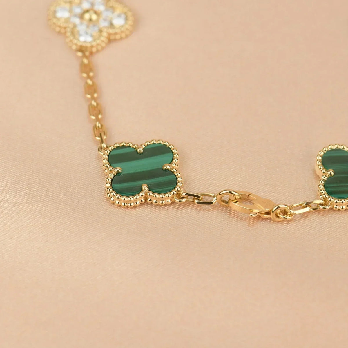 [Veyra Jewelry]New  CLOVER 5 MOTIF MALACHITE BRACELET COLLECTION