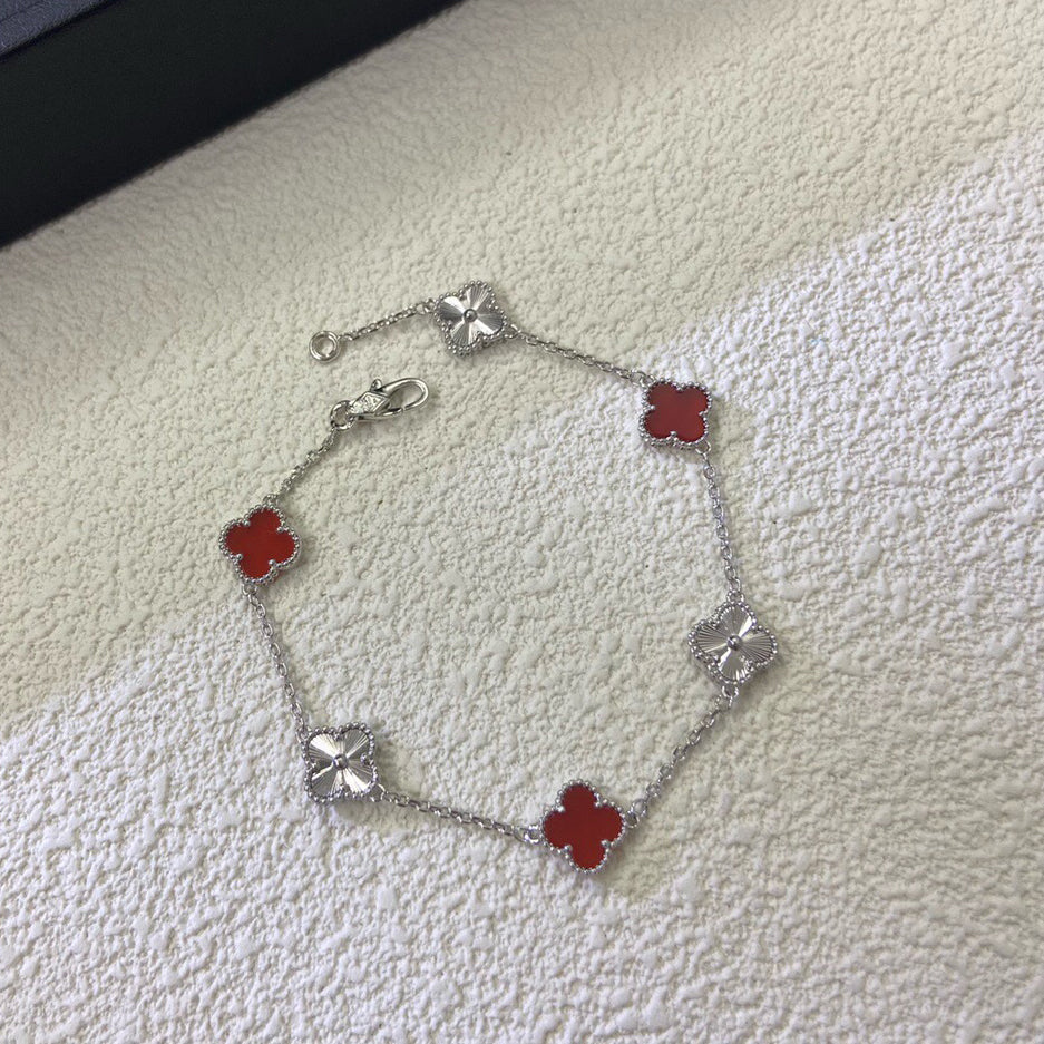 [¡®Veyra Jewelry¡¯]CLOVER 6 MOTIF RED AGATE LASER BRACELET