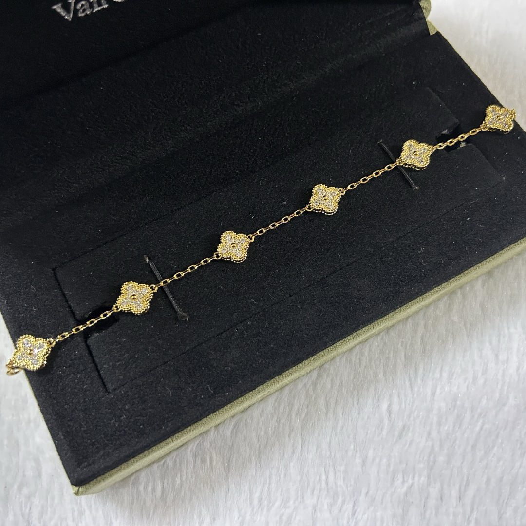 [Veyra Jewelry]New CLOVER 6 MOTIF DIAMOND BRACELET