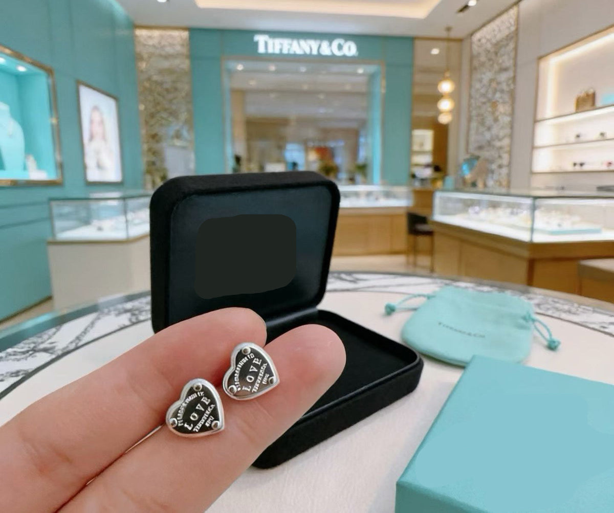 [Veyra Jewelry]New Heart-Shaped Stud Earrings