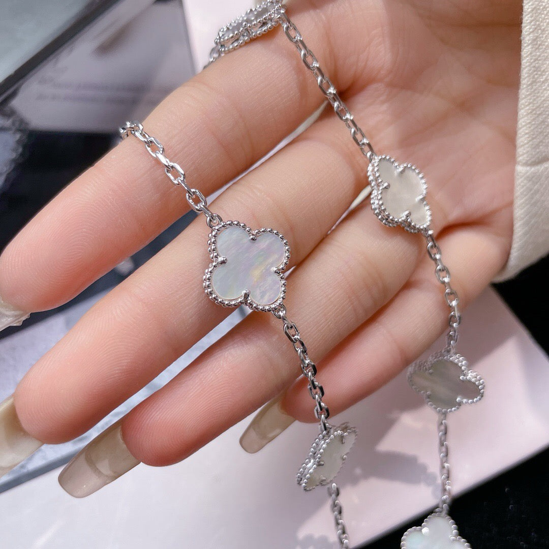 ¡®Veyra Jewelry¡¯CLOVER 10 MOTIFS WHITE MOTHER OF PEARL NECKLACE