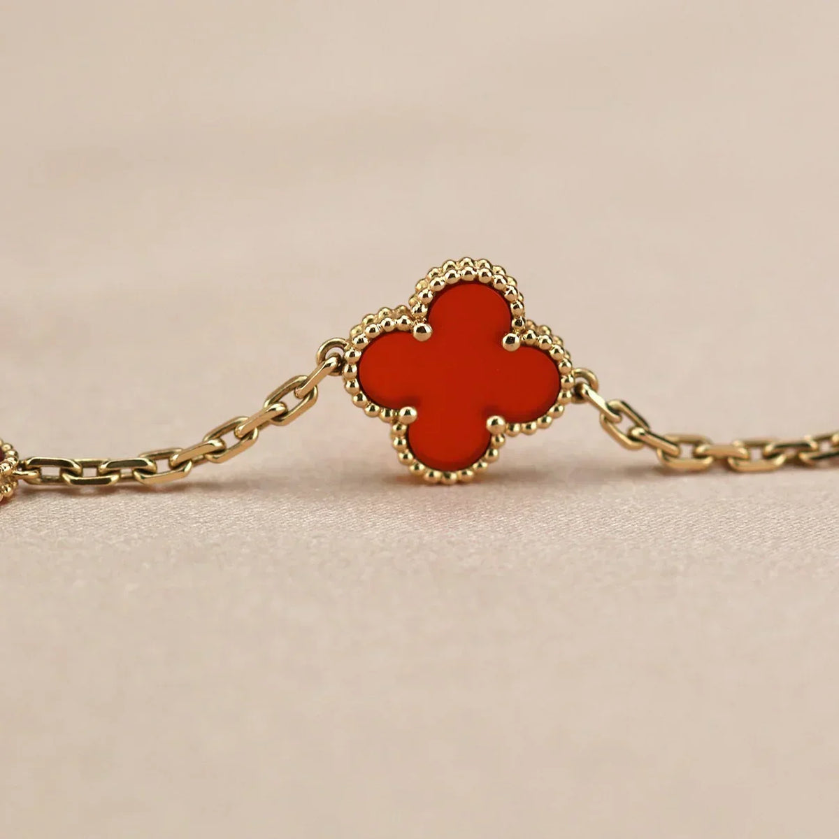 [Veyra Jewelry]New  CLOVER 5 MOTIF RED CORNELIAN BRACELET COLLECTION