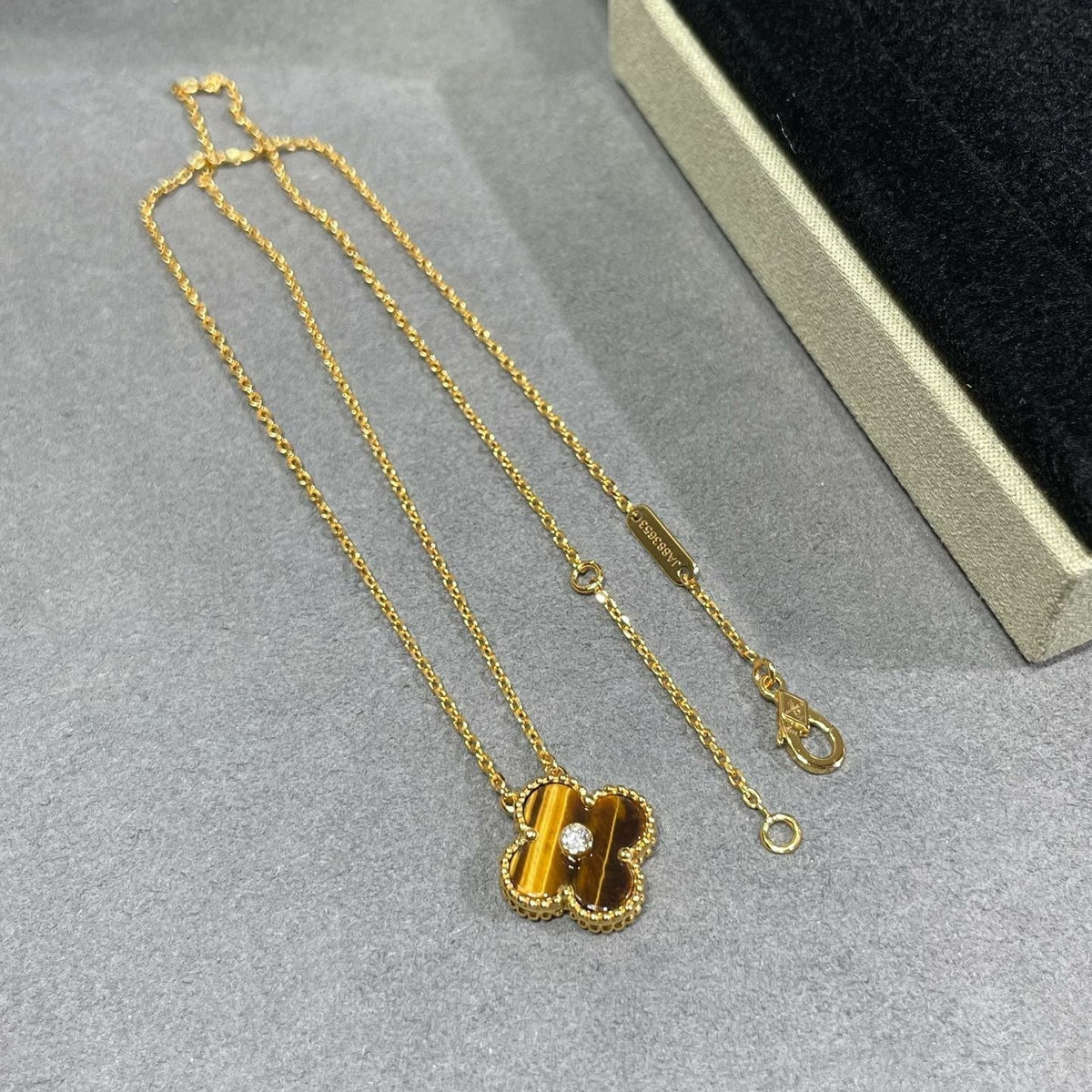 ¡®Veyra Jewelry¡¯CLOVER 15MM DIAMOND AND YELLOW TIGER'S EYE AGATE necklace