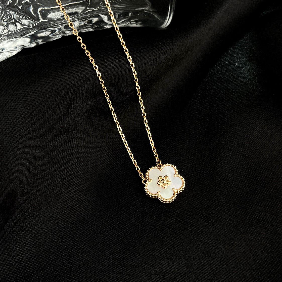 ¡®Veyra Jewelry¡¯LUCKY  WHITE MOP  PLUM BLOSSOM NECKLACE