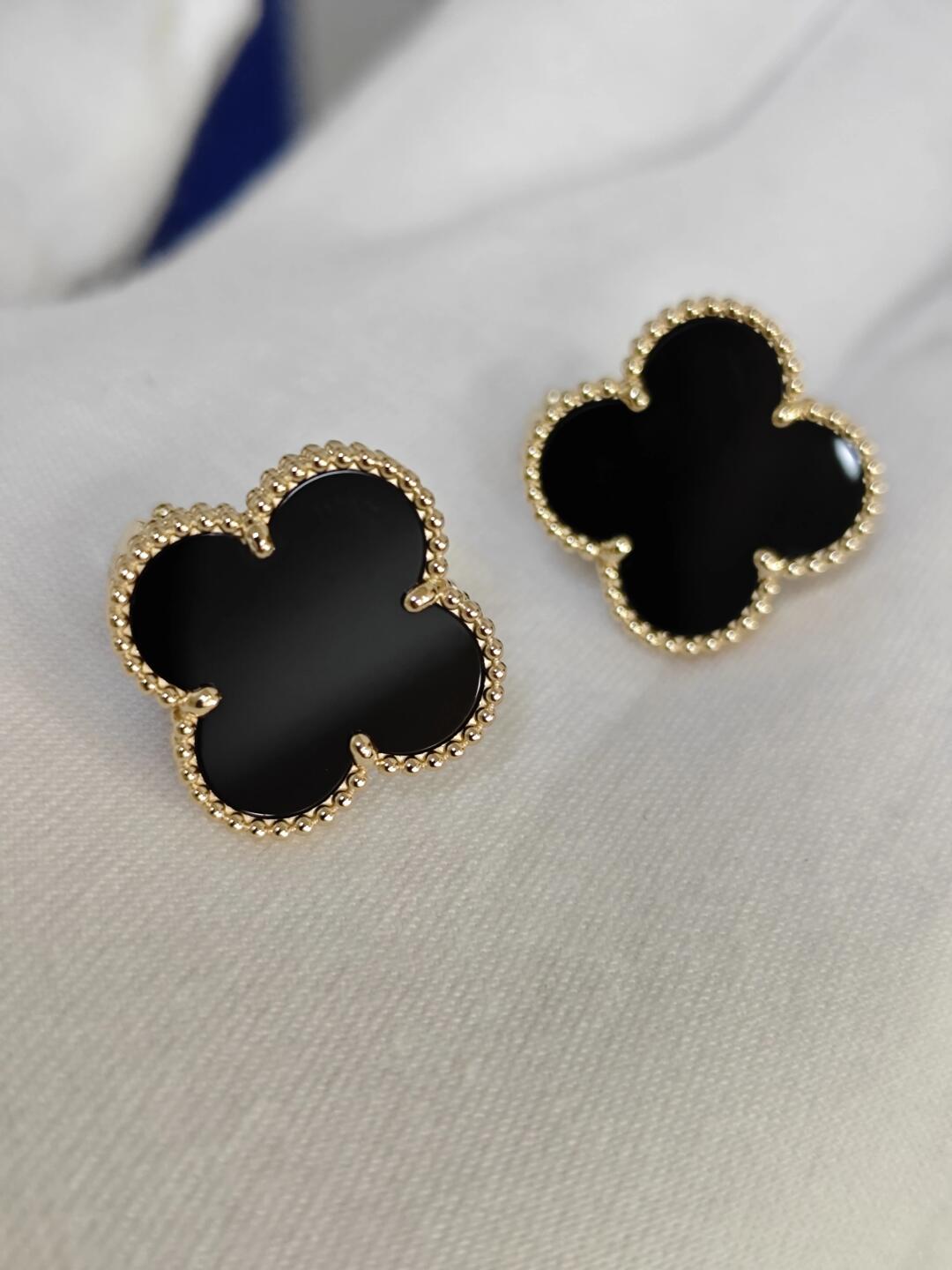 [Veyra Jewelry] CLOVER 20MM BLACK MOP EARRINGS