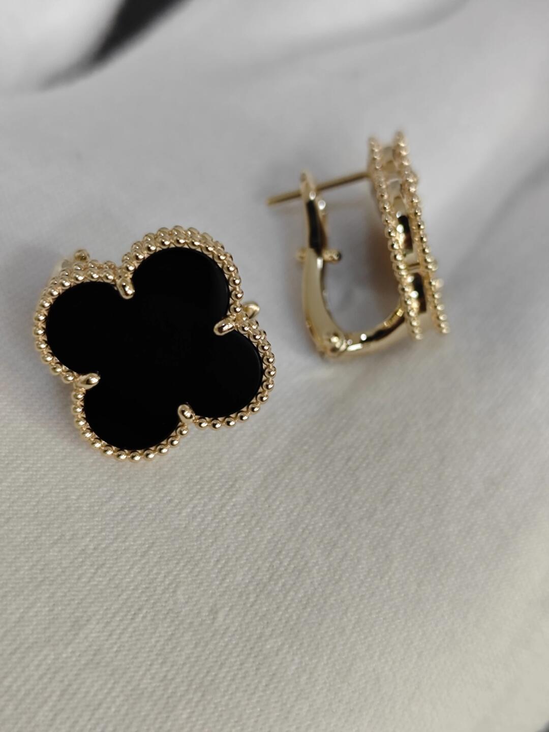 [Veyra Jewelry] CLOVER 20MM BLACK MOP EARRINGS
