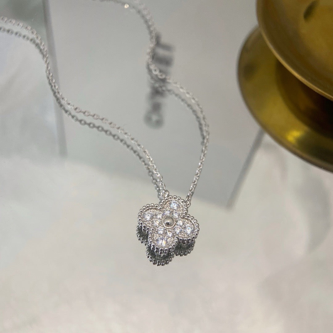 ¡®Veyra Jewelry¡¯CLOVER 15MM DIAMOND SINGLE FLOWER NECKLACE