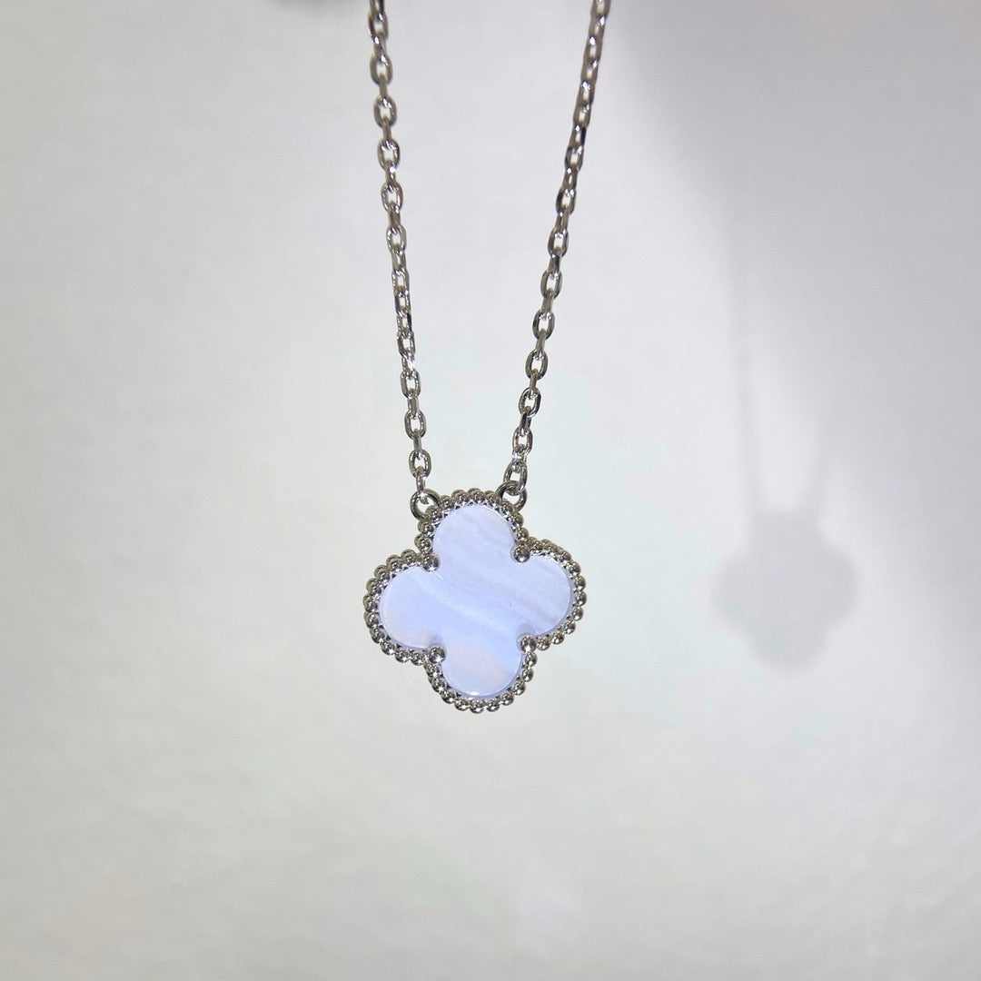 ¡®Veyra Jewelry¡¯CLOVER 15MM BLUE CHALCEDONY NECKLACE SILVER
