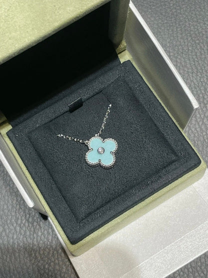 ¡®Veyra Jewelry¡¯CLOVER 1 DIAMOND LIGHT BLUE SILVER NECKLACE