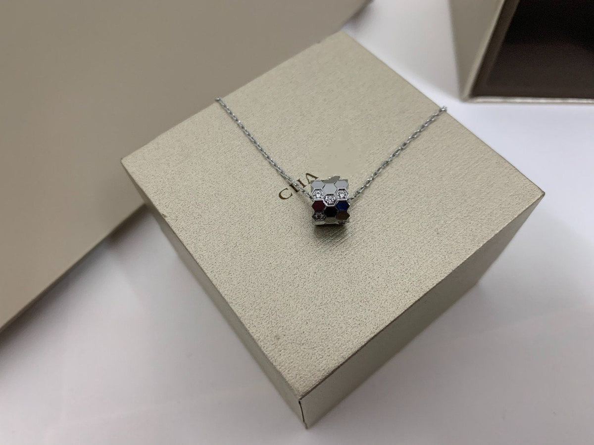 ¡®Veyra Jewelry¡¯BEE LOVE DIAMOND NECKLACE
