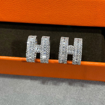 ¡®Veyra Jewelry¡¯H STUD EARRINGS WITH SILVER DIAMONDS