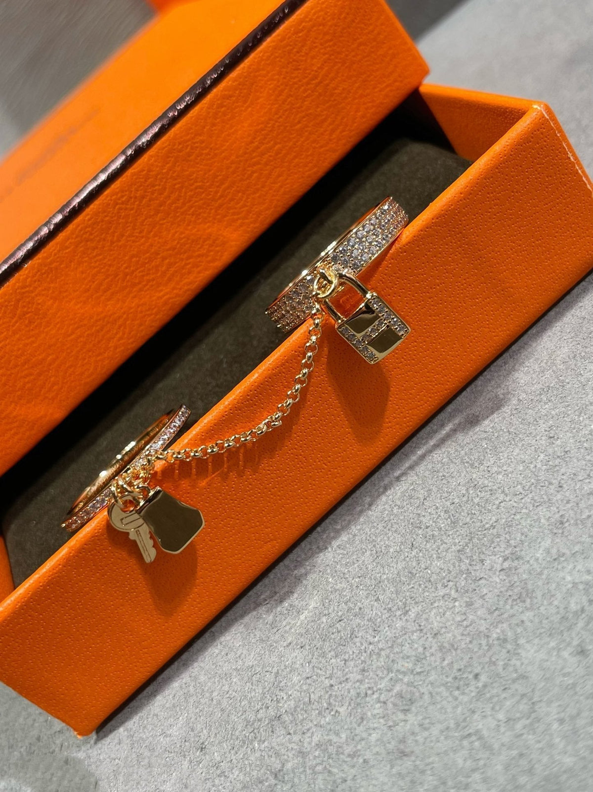 ¡®Veyra Jewelry¡¯HM KELLY CLOCHETTE DOUBLE RING IN  WITH DIAMONDS