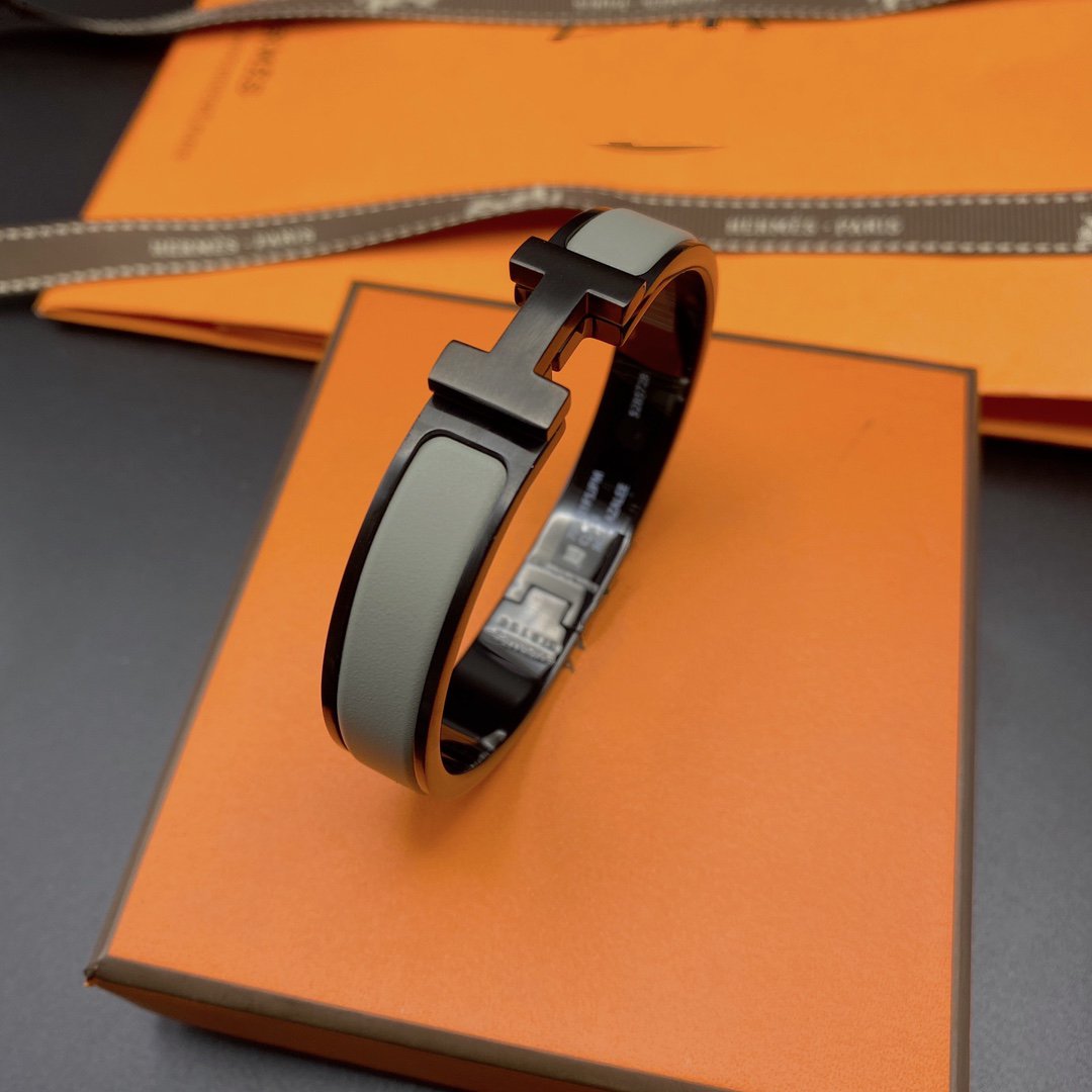 ¡®Veyra Jewelry¡¯CLIC HM SO BLACK GREY BRACELET