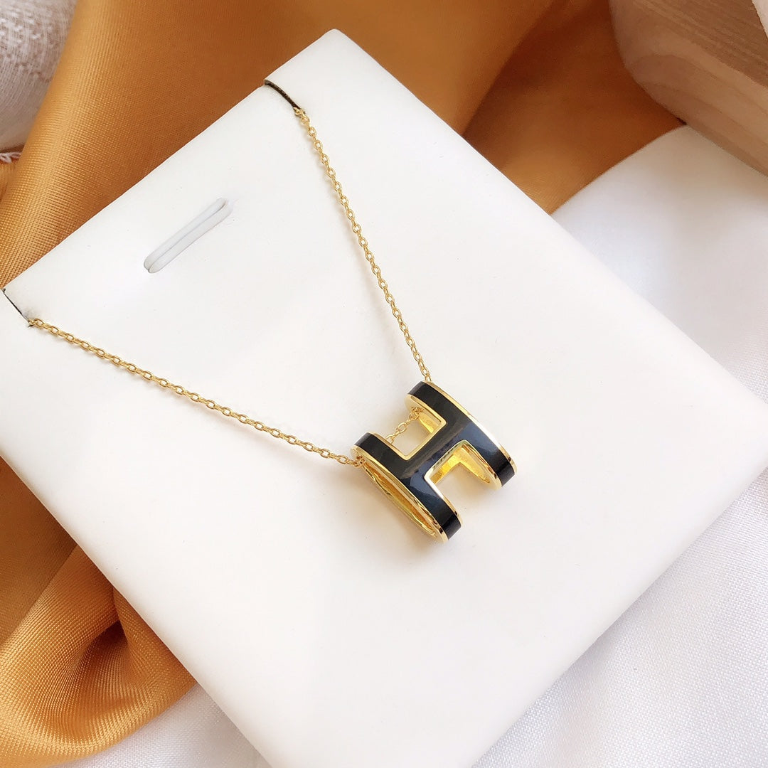 ¡®Veyra Jewelry¡¯HM CLIC BLACK ENAMEL GOLD NECKLACE