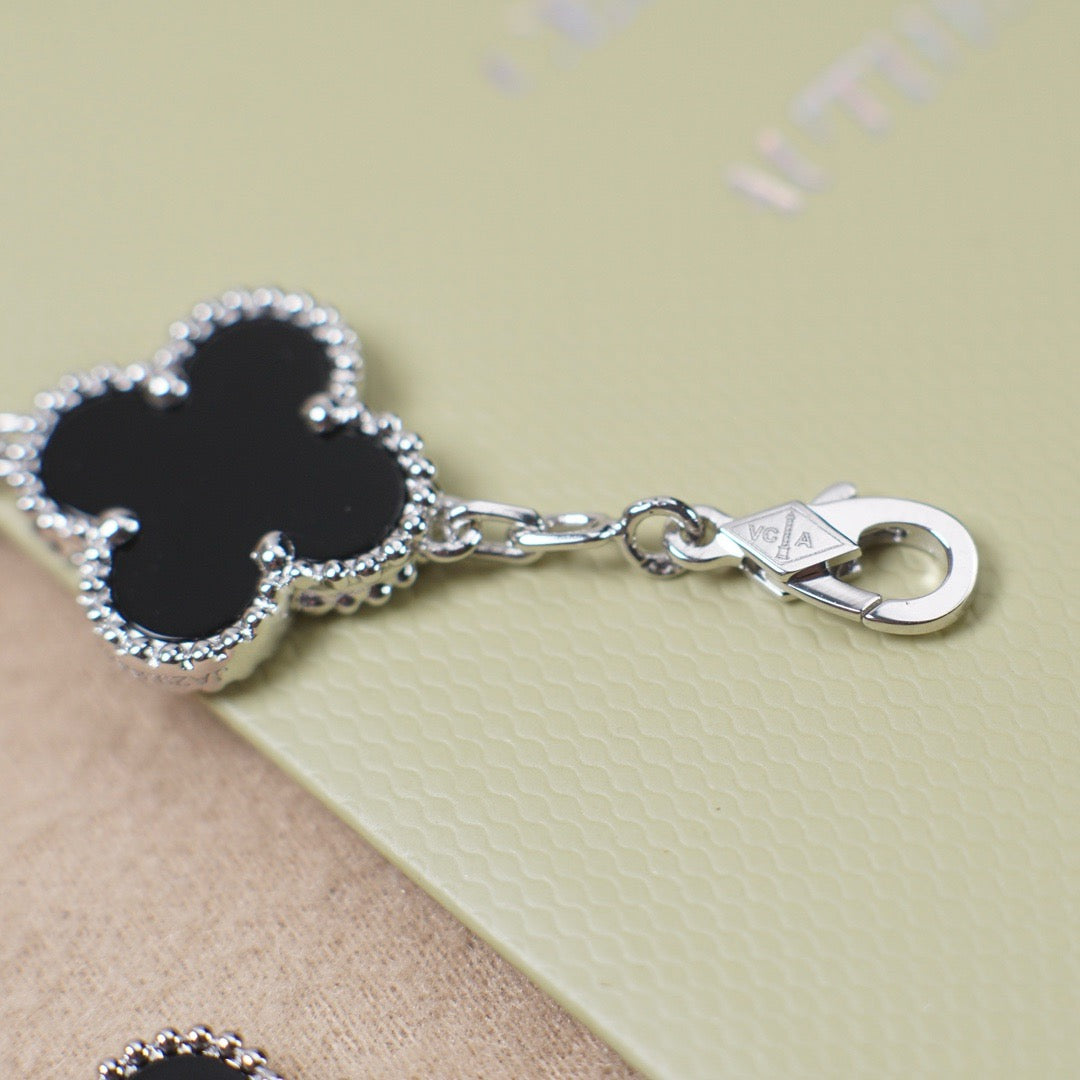 [Veyra Jewelry]New CLOVER 5 MOTIF ONYXS BRACELET COLLECTION