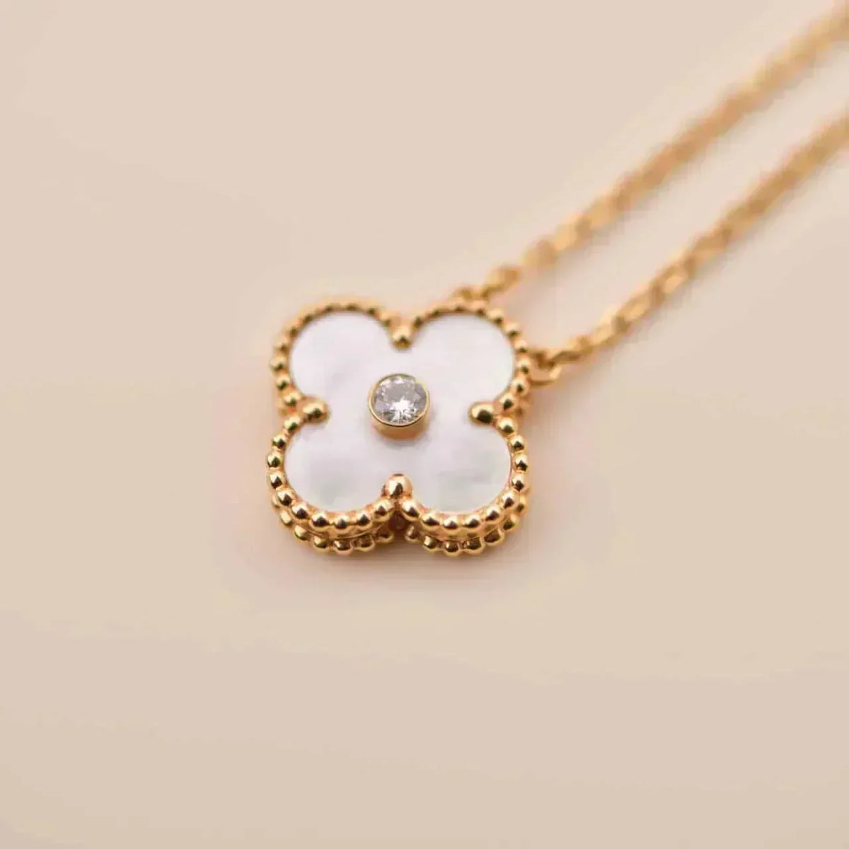 ¡®Veyra Jewelry¡¯CLOVER 15MM DIAMOND WHITE FRITILLARIA NECKLACE