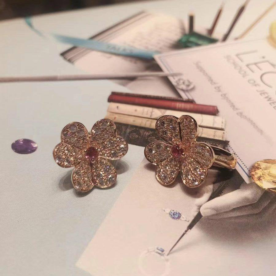 ¡®Veyra Jewelry¡¯FRIVOLE PINK GOLD FLOWER DIAMOND EARRINGS